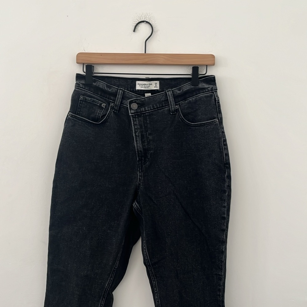 Abercrombie & Fitch High-Rise Wide Leg Jeans - Washed Black - Picture 7 of 8